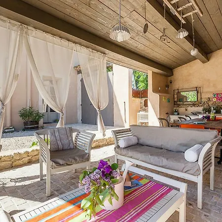 Holiday home Bastide De Fanny *